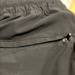 Vuori  Black jogger pants with pockets  est large Photo 4