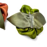 Satin floral brooches, set of 2, NWOT Green Photo 6