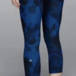 Lululemon  Run Inspire Crop II Jumbo Inky Floral‎ Blue Black Size 4 Photo 0