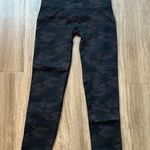 Spanx Black Camo Look at Me Now Seamless Cropped Leggings Size L Photo 1