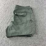 Liz Claiborne Women's Size 16 Green Cotton Cargo Shorts Casual Outdoor Comfort Photo 7