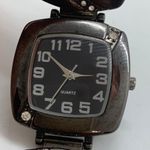 Womens 29mm Quartz analog watch black tone dial bracelet size 7” runs Photo 1