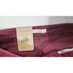 Levi's 724 high rise slim straight corduroy pants 26x30 woman's Photo 3