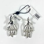 Oscar de la Renta NWT  Floral Bouquet Drop Earrings Silver Color Photo 2