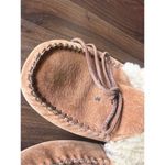 UGG  Woman’s Slippers Size 8 -Flaws Photo 2