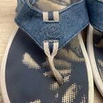 Easy Spirit Blue Denim Adjustable Strap Women's Flip Flop Thong Sandals Size 9 Photo 2