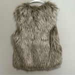 Cupcakes and Cashmere  neutral faux fur vest women’s size small Photo 5