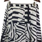 JULIE HAUS Size 8 White, Black Abstract Print Pleated, A Photo 1