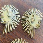 Vintage gold plated with faux pearls brooch pin and Earrings set unsigned Photo 2