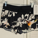 Athleta NWT  Womens Black Floral Polynesia Petal Shorts‎ XS Photo 0