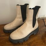 ZARA  Chelsea Lug Sole Cream and Black Boots Photo 0