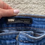Levi's Levi’s Skinny Leg Flatters & Flaunts medium wash blue jeans women’s size 6 8 Photo 3