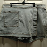 Ava & Viv  NWT Plus Size 24 Light Wash Denim Shorts w/ Front Skirt Panel Skort Photo 0