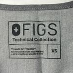 FIGS  Threads for Threads Caterina One Pocket Scrub Top Women’s Size XS in Gray Photo 2