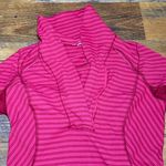 Lululemon  Think Fast Pullover in Stripe Deepest Cranberry Size 6 Sweater Stretch Photo 3