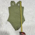Heatherly Size M Olive Green Sleeveless V Photo 7