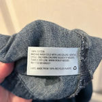 Universal Threads Universal Thread Denim Chambray V Neck Pullover Blouse size medium Photo 4