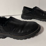 UGG  S/N 5356 black leather Westside shearling slip on shoe women size 6 Photo 0