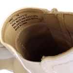 Wonderly  white boots size 7  NWOT Photo 1