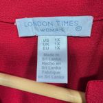 London Times Red Crepe Shift Dress Pleated Back & Shoulders V Neck Half Sleeve Photo 5