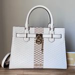 Michael Kors Purse Photo 0