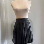 Pretty Little Thing  Black Pleated Faux Leather Mini Skirt sz10 Photo 7