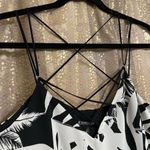 EXPRESS  Women’s Medium Black White Contrast Lined Strappy Tank Top Shirt NWT Photo 2