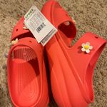 Crocs  women size 7 Photo 1