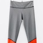 Onzie Sky Capri Leggings NWOT Size S/M Photo 0