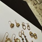 Lot Of 6 Pierced Stud / Dangle Drop Earrings Gold Tone And 1 Two Tone Photo 2