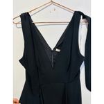 HALSTON Black Sleeveless Deep V Photo 10
