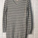 🌞 NWT Mossimo gray striped v Photo 0