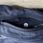 Lululemon  Black Chase Me Crop 2 Leggings Sz 6 Low Rise Stretch Athleisure Glossy Photo 8