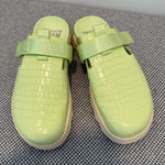 Sorel  Women's Viibe Clog Slip-Ons - Luminous Lime, Honey White size 9/5 Photo 0