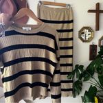 Boutique GILLI 2 piece‎ knit striped Sweater Skirt Set Women’s SIZE MEDIUM Tan Photo 1