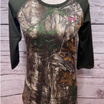 Under Armour  HeatGear Camo Raglan Baseball Tee Shirt Womens Small‎ Fitted Pink Photo 0