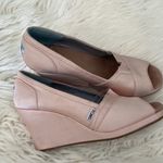 Toms  Wedges Sandals Pink size 8.5 preowned see pictures for conditions Photo 3