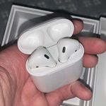 Apple AirPods 2nd Generation Photo 0