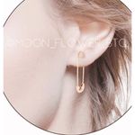 Gold Safety Pin Drop Earrings – Minimalist Edgy Jewelry Photo 1