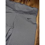 Nike  Women's Capri Leggings Size small s Photo 1