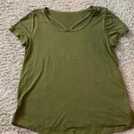 Adorable top. Cute detailing in front. Photo 0