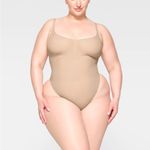 SKIMS  EVERYDAY SCULPT BODYSUIT Clay size S‎ NWT Photo 6