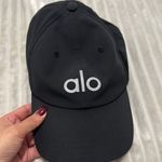 Alo Yoga Performance Off Duty Hat Photo 3