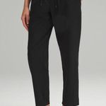 Womens Lululemon Sz Medium Tapered Leg Mid Rise 7/8 Pant Luxtreme Black Photo 1