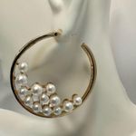 Gold tone faux pearl hoop earrings Photo 2