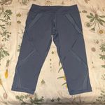 Lululemon  Cool To Street Crop in Blue Denim / Banana Leaf Blush Quartz Photo 6