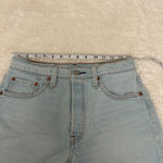 Levi's Levi’s Womens Premium High Rise Baggy Shorts, Light Wash Size 28 Photo 4