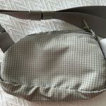 Lululemon Everywhere Belt bag Photo 3