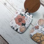 Vintage Stud Earrings For Pierced Ears Flower Design Photo 3