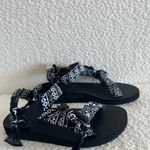 Arizona Love NWT Women’s Trekky Bandana Black & White Sandals Size 9/ EU 39 Photo 2